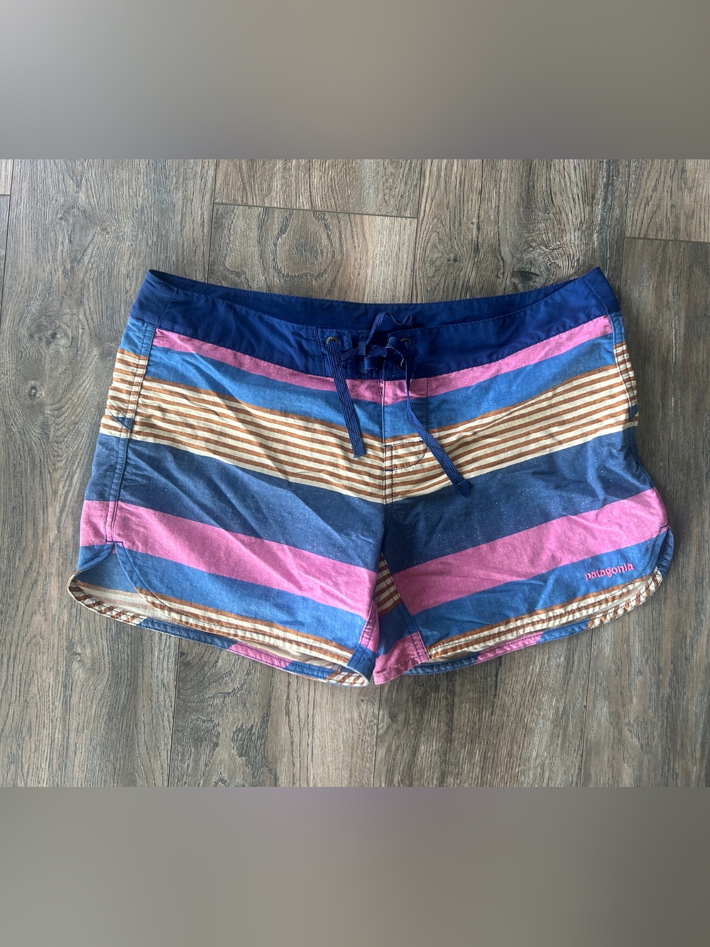 Patagonia - Striped Board Shorts in Blue Pink - Modest - Size 8 - 80s vibe